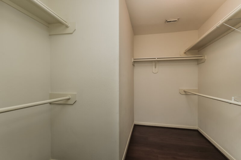 2,080/Mo, 5507 Golden Hollow Ct Spring, TX 77373 Walk In Closet View