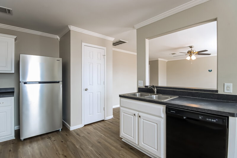 1,960/Mo, 4427 Nueces River Loop Spring, TX 77386 Kitchen View 2