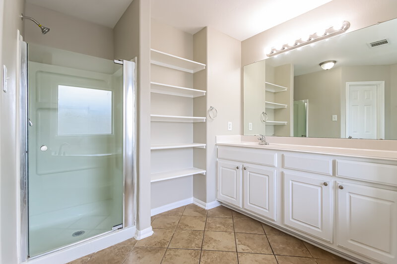 1,960/Mo, 4427 Nueces River Loop Spring, TX 77386 Main Bathroom View