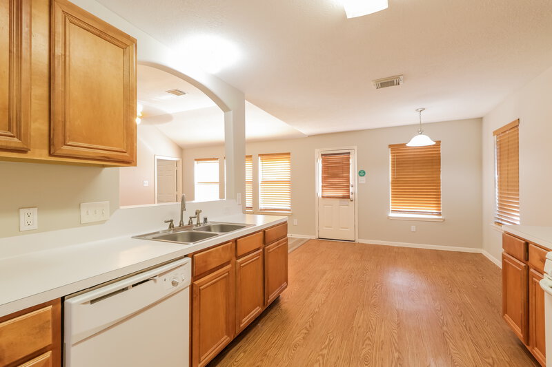 2,135/Mo, 6543 Dogwood Park Ln Katy, TX 77449 Kitchen View 2