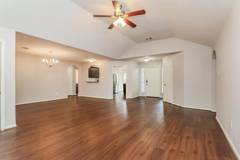1,715/Mo, 9808 Woodhollow Dr Conroe, TX 77385 Living Room View 2