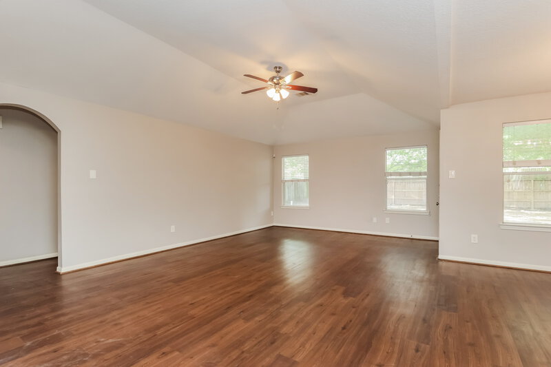 1,715/Mo, 9808 Woodhollow Dr Conroe, TX 77385 Living Room View 3