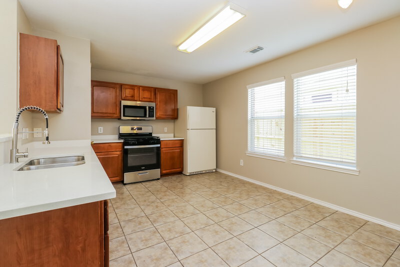 1,870/Mo, 13102 Gatton Park Dr Houston, TX 77066 Kitchen View