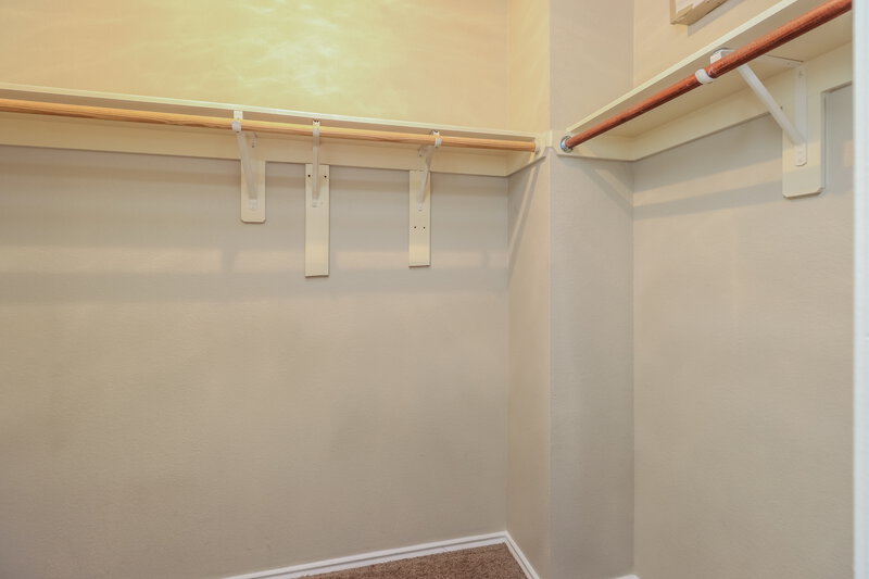 1,870/Mo, 13102 Gatton Park Dr Houston, TX 77066 Walk In Closet View