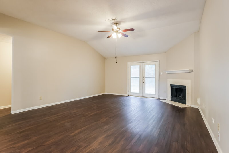 1,950/Mo, 28807 Binefield St Spring, TX 77386 Living Room View 3