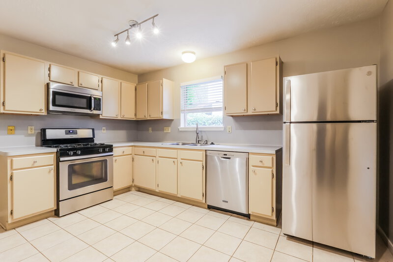 1,950/Mo, 28807 Binefield St Spring, TX 77386 Kitchen View 2