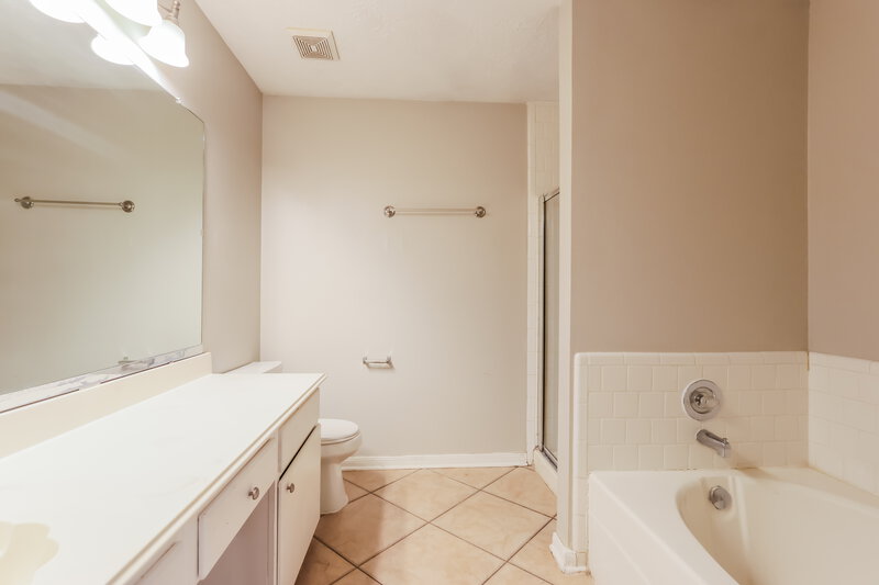 1,950/Mo, 28807 Binefield St Spring, TX 77386 Main Bathroom View