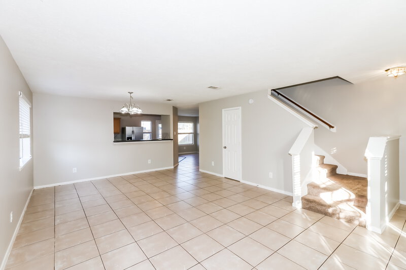 1,850/Mo, 5618 Imperial Grove Dr Houston, TX 77066 Living Room View