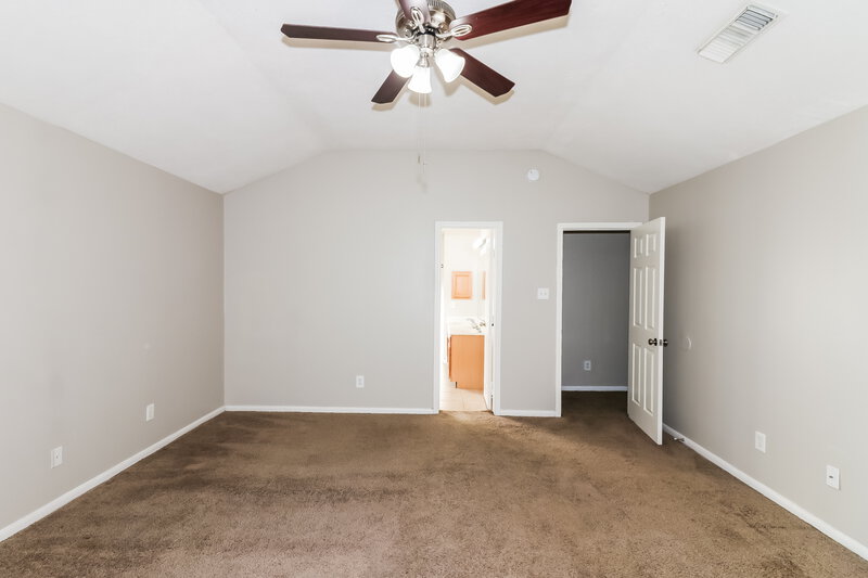 1,850/Mo, 5618 Imperial Grove Dr Houston, TX 77066 Main Bedroom View
