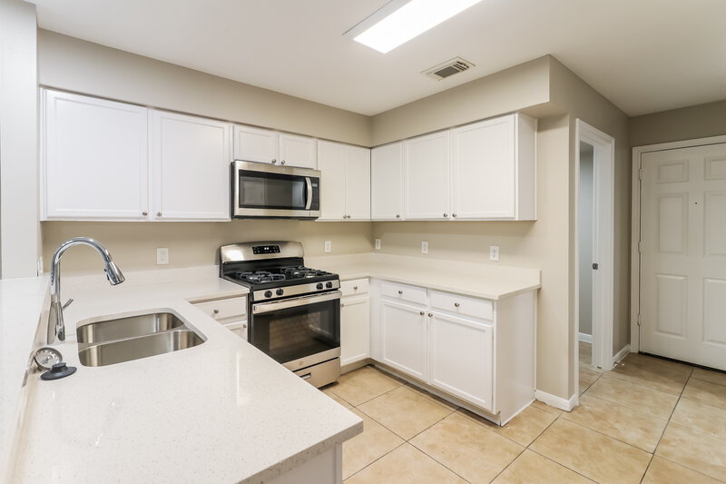 2,205/Mo, 4615 Daisy Meadow Dr Katy, TX 77449 Kitchen View
