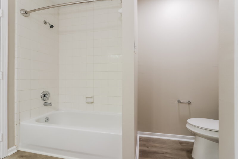 2,205/Mo, 4615 Daisy Meadow Dr Katy, TX 77449 Main Bathroom View