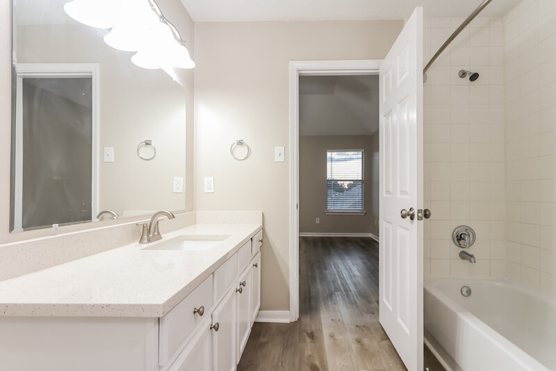 2,205/Mo, 4615 Daisy Meadow Dr Katy, TX 77449 Main Bathroom View 2