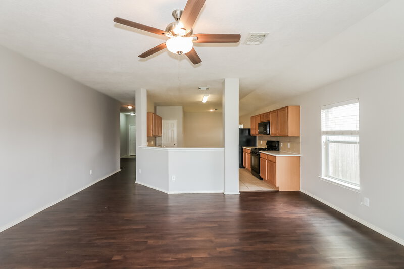 1,970/Mo, 20526 Lantern Springs Ln Cypress, TX 77433 Living Room View 2