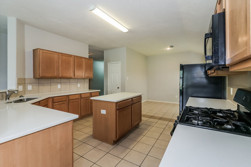 1,970/Mo, 20526 Lantern Springs Ln Cypress, TX 77433 Kitchen View 2