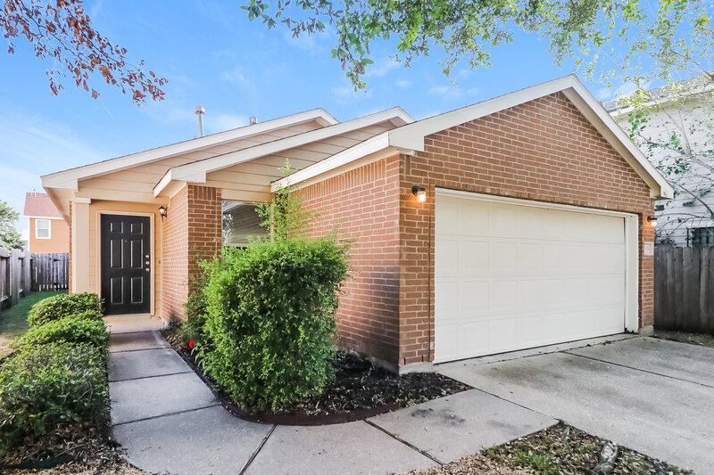 1,620/Mo, 12806 Blue Timbers Ct Houston, TX 77044 Front View