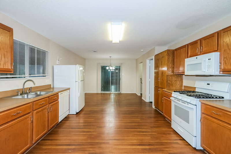 1,620/Mo, 12806 Blue Timbers Ct Houston, TX 77044 Kitchen View