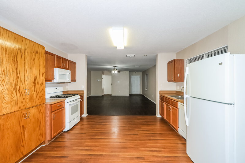 1,620/Mo, 12806 Blue Timbers Ct Houston, TX 77044 Kitchen View 2