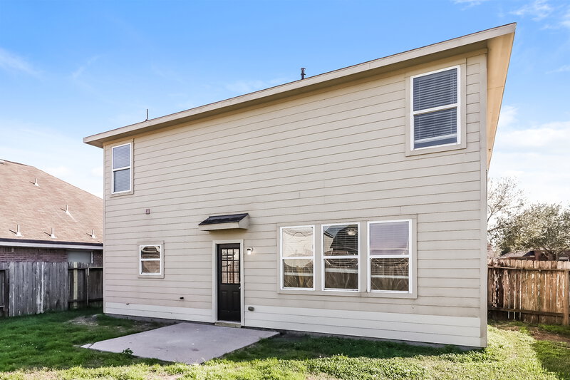 2,340/Mo, 1006 Blair Field Ln Fresno, TX 77545 Rear View