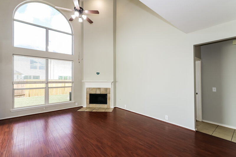 2,280/Mo, 2702 Darby Brook Dr Fresno, TX 77545 Living Room View