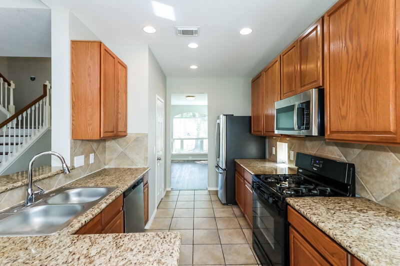 2,280/Mo, 2702 Darby Brook Dr Fresno, TX 77545 Kitchen View 2