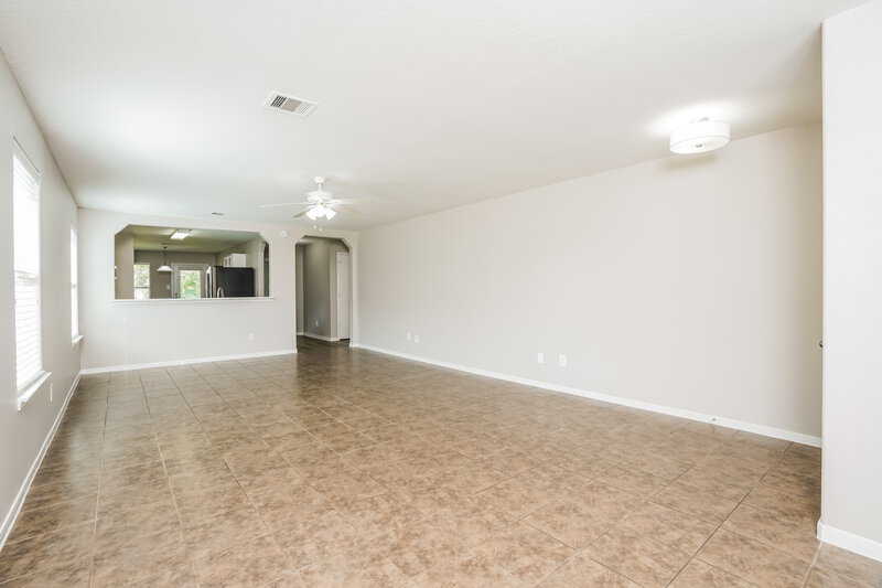 2,730/Mo, 903 Wild Cotton Rd Rosenberg, TX 77471 Living Room View 2