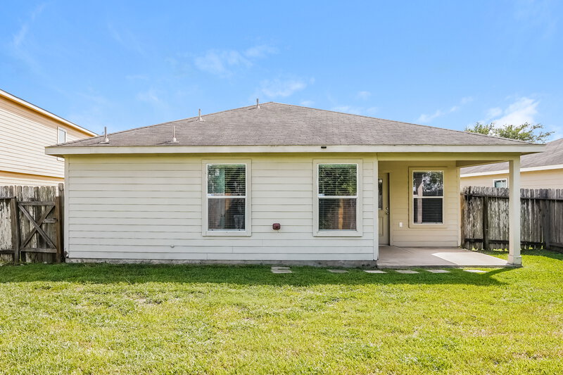 2,730/Mo, 903 Wild Cotton Rd Rosenberg, TX 77471 Rear View