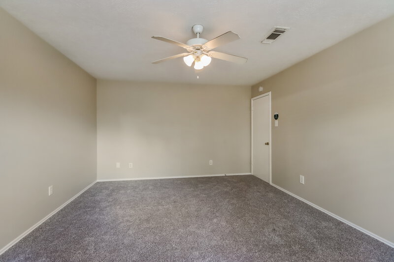 1,785/Mo, 10331 Mist Ln Houston, TX 77070 Main Bedroom View