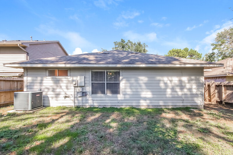 1,785/Mo, 10331 Mist Ln Houston, TX 77070 Rear View