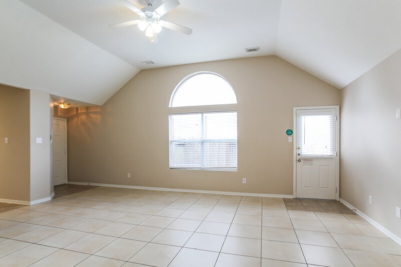 1,710/Mo, 12231 Hawthorne Hill Cir Humble, TX 77346 Living Room View 2