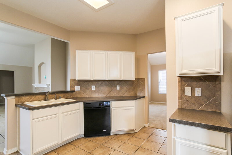 1,710/Mo, 12231 Hawthorne Hill Cir Humble, TX 77346 Kitchen View 2