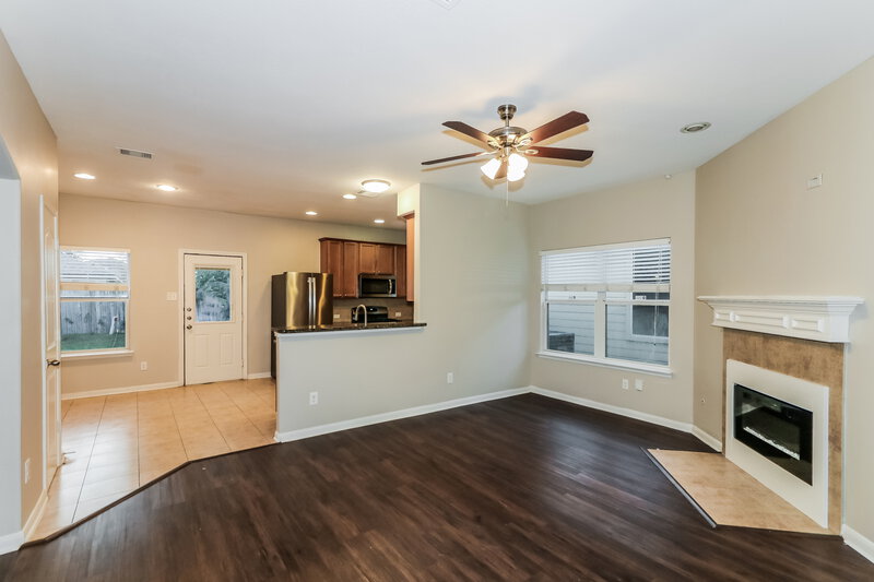 2,115/Mo, 13118 Majestic Place Ct Houston, TX 77047 Family Room View