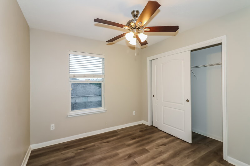 2,115/Mo, 13118 Majestic Place Ct Houston, TX 77047 Bedroom View 2