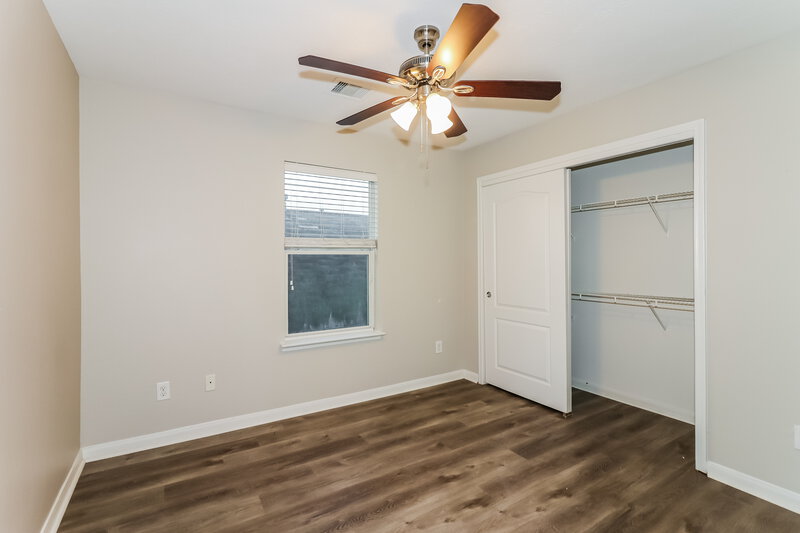 2,115/Mo, 13118 Majestic Place Ct Houston, TX 77047 Bedroom View 3