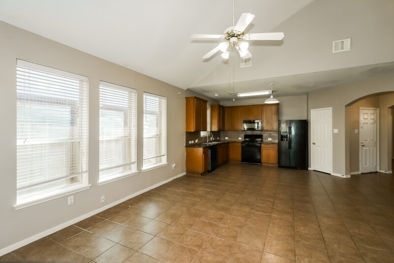 0/Mo, 19902 Owens Trace Ln Katy, TX 77449 Living Room View 2