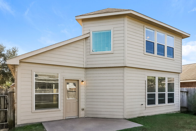 0/Mo, 19902 Owens Trace Ln Katy, TX 77449 Rear View