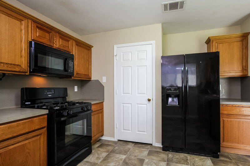 2,220/Mo, 19911 Rocky Trace Ln Cypress, TX 77433 Kitchen View 2