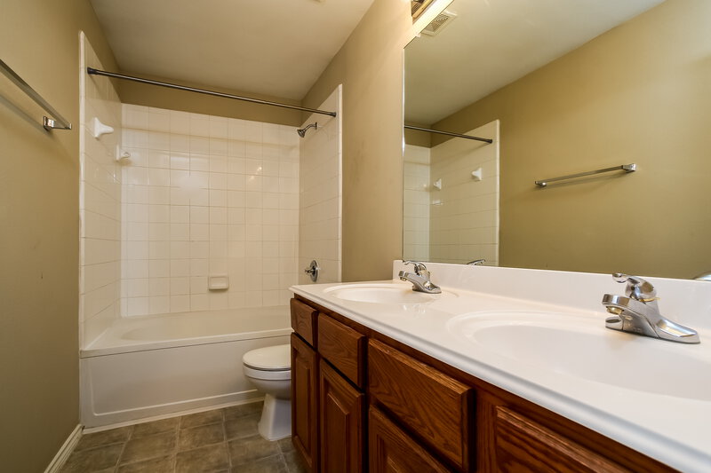 2,220/Mo, 19911 Rocky Trace Ln Cypress, TX 77433 Master Bathroom View
