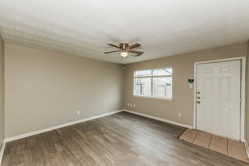 1,790/Mo, 814 Forest Ivy Ln Houston, TX 77067 Living Room View