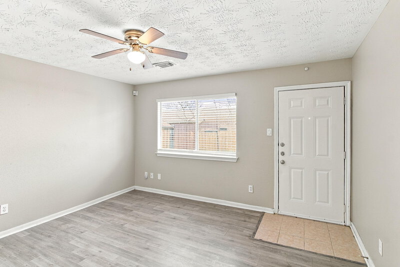 1,805/Mo, 814 Forest Ivy Ln Houston, TX 77067 Living Room View 2