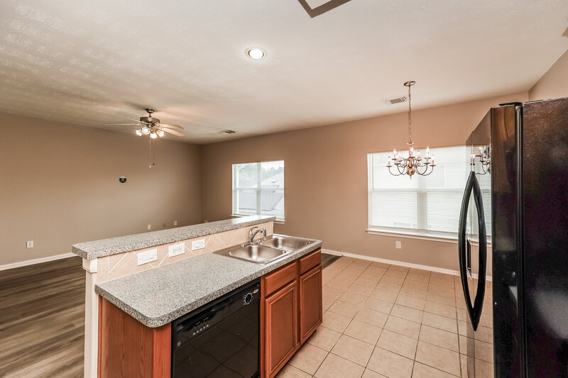 1,790/Mo, 814 Forest Ivy Ln Houston, TX 77067 Kitchen View 3