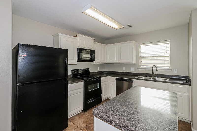 1,885/Mo, 4010 Cozy Trail Ct Richmond, TX 77469 Kitchen View