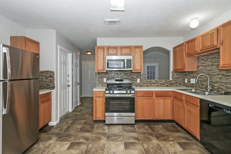 1,640/Mo, 6807 Highwind Bend Ln Katy, TX 77449 Kitchen View 2