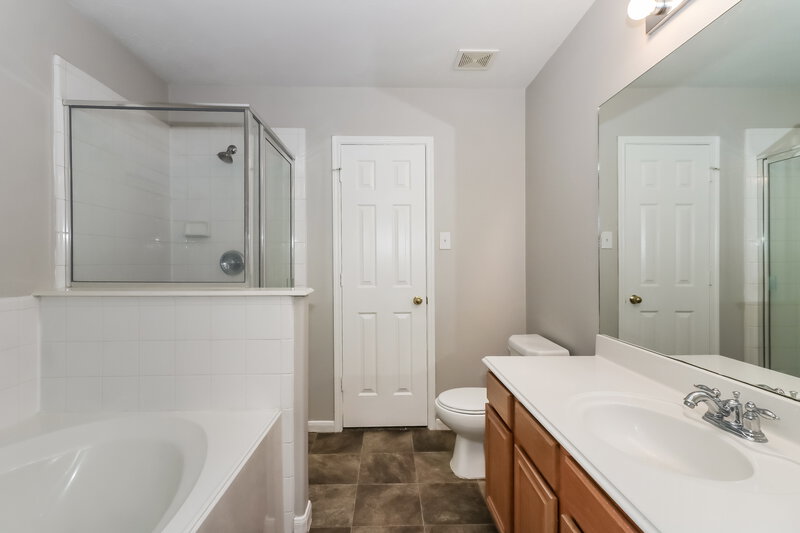 1,640/Mo, 6807 Highwind Bend Ln Katy, TX 77449 Bathroom View
