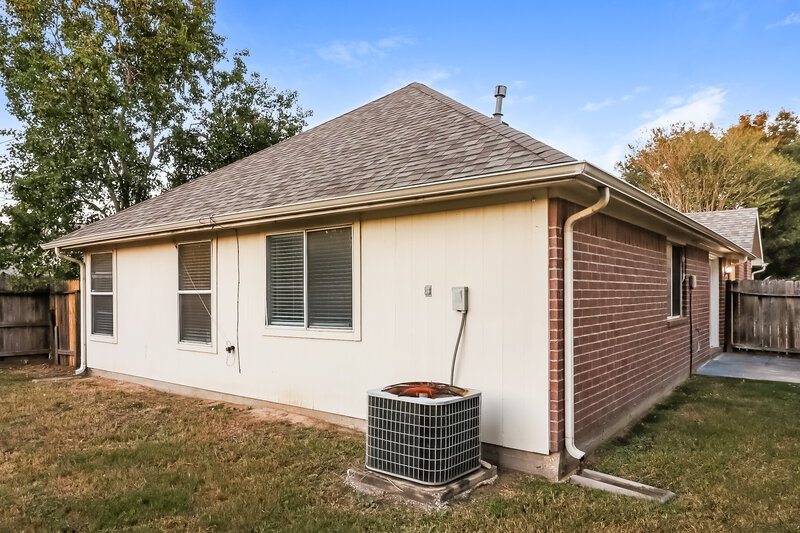 1,640/Mo, 6807 Highwind Bend Ln Katy, TX 77449 Rear View