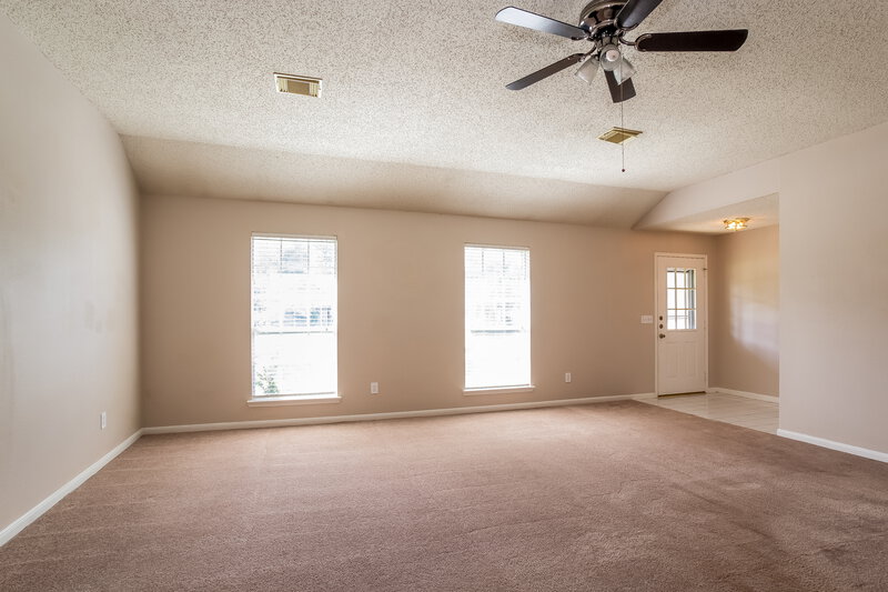 1,810/Mo, 7131 Maple Walk Dr Humble, TX 77346 Living Room View