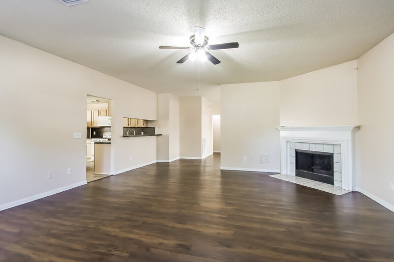 1,895/Mo, 7131 Maple Walk Dr Humble, TX 77346 Living Room View 2