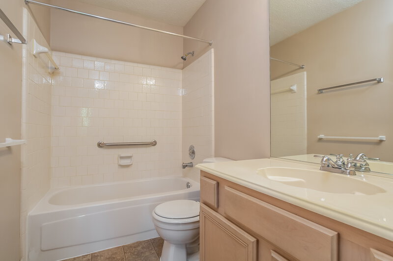 1,810/Mo, 7131 Maple Walk Dr Humble, TX 77346 Bathroom View