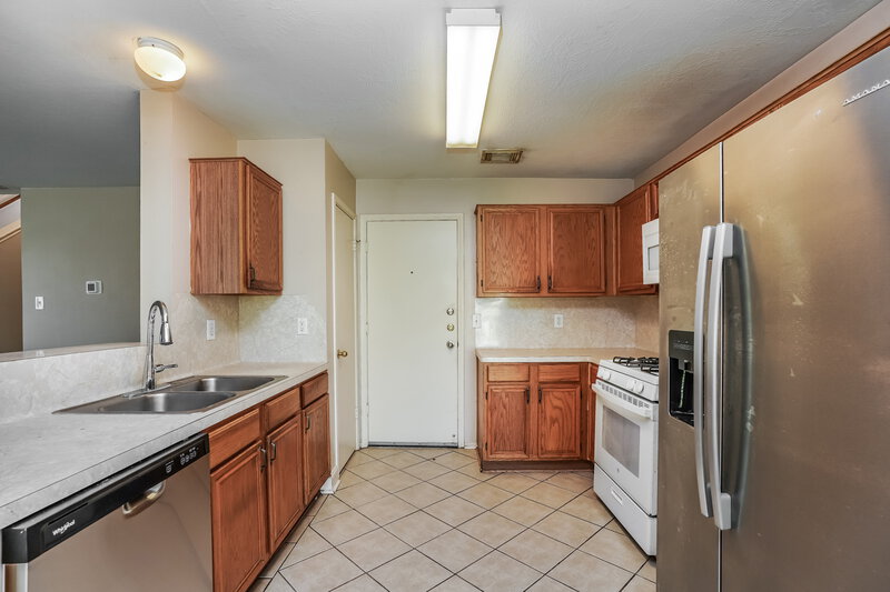 1,715/Mo, 8710 High Mountain Dr Houston, TX 77088 Kitchen View