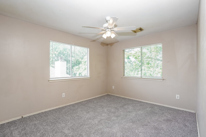 1,715/Mo, 8710 High Mountain Dr Houston, TX 77088 Bedroom View