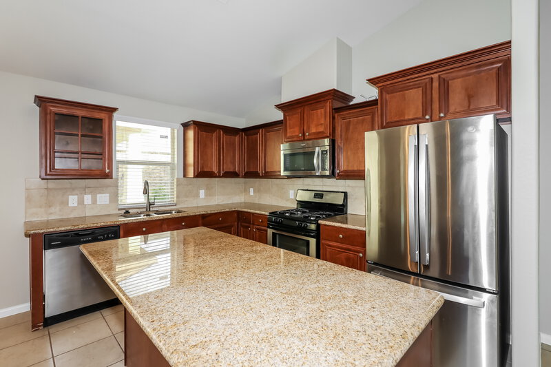 2,020/Mo, 19626 Little Pine Ln Katy, TX 77449 Kitchen View 2